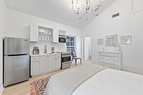 Brand New Spacious 3-bed Pool 20 MIN TO Beach