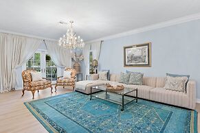 Brand New Spacious 3-bed Pool 20 MIN TO Beach