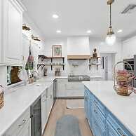 Brand New Spacious 3-bed Pool 20 MIN TO Beach