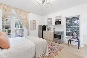 Brand New Spacious 3-bed Pool 20 MIN TO Beach