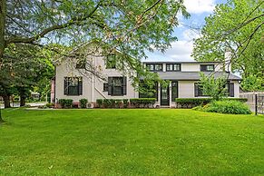 Private Studio Apartment in Burlington - U5