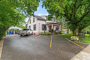 Private Studio Apartment in Burlington - U5