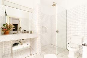 w 3BR Duplex Penthouse With Private Pool