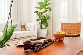 w 3BR Duplex Penthouse With Private Pool