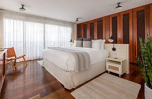 w 3BR Duplex Penthouse With Private Pool