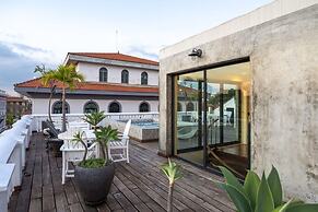 w 3BR Duplex Penthouse With Private Pool