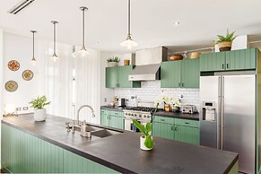 w 3BR Duplex Penthouse With Private Pool