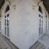 w 3BR Duplex Penthouse With Private Pool