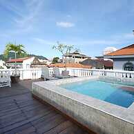 w 3BR Duplex Penthouse With Private Pool