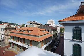w 3BR Duplex Penthouse With Private Pool