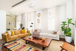 w 3BR Duplex Penthouse With Private Pool