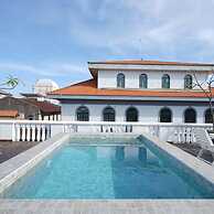 w 3BR Duplex Penthouse With Private Pool