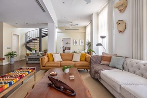 w 3BR Duplex Penthouse With Private Pool