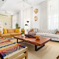 w 3BR Duplex Penthouse With Private Pool