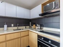 w Upscale 1BR in Cabrera