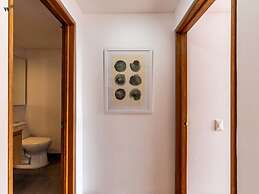 w Upscale 1BR in Cabrera