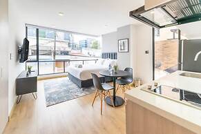 w Lovely Loft With Terrace in Santa Ana