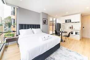 w Lovely Loft With Terrace in Santa Ana