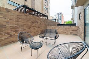 w Lovely Loft With Terrace in Santa Ana