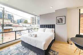 w Lovely Loft With Terrace in Santa Ana