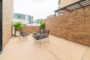 w Lovely Loft With Terrace in Santa Ana