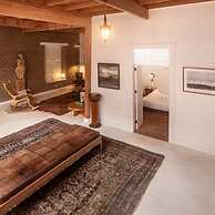 w Villa With Rooftop Terrace in Barranco