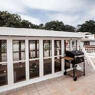 w Villa With Rooftop Terrace in Barranco