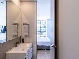 w Stylish 1BR in Chic