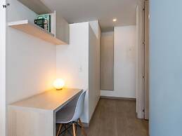 w Stylish 1BR in Chic