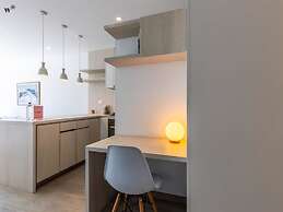 w Stylish 1BR in Chic