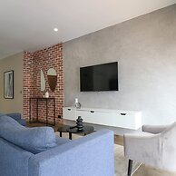 w Bright 2BR Duplex in Miraflores