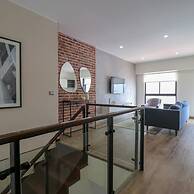 w Bright 2BR Duplex in Miraflores