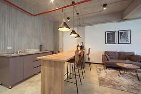 w Lush Loft in Laureles