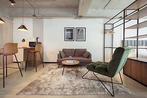 w Lush Loft in Laureles