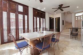 w Sophisticated 3BR House w AC in Cartagena