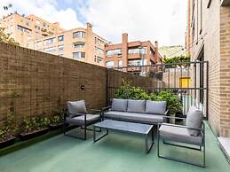 w Monochrome Loft With Terrace in Parque 93