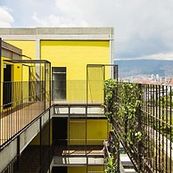 w Beautiful Loft With Balcony in Laureles