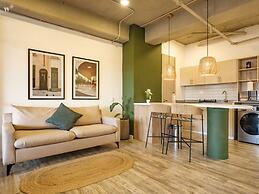 w Beautiful Loft With Balcony in Laureles