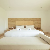 w Cool 4BR With Private Pool n AC in Cartagena