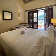 w Amazing 4BR Colonial Villa w AC in Cartagena