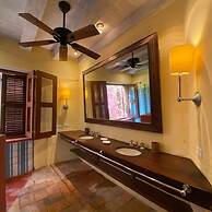 w Amazing 4BR Colonial Villa w AC in Cartagena