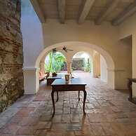 w Amazing 4BR Colonial Villa w AC in Cartagena