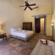w Amazing 4BR Colonial Villa w AC in Cartagena