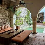 w Amazing 4BR Colonial Villa w AC in Cartagena