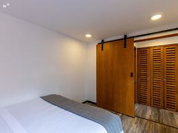 w Spectacular 2BR in Cabrera