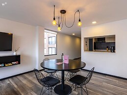 w Spectacular 2BR in Cabrera