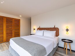 w Spectacular 2BR in Cabrera