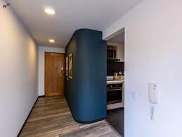 w Spectacular 2BR in Cabrera