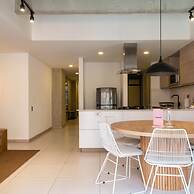 w Lovely 2BR w Balcony n AC in Laureles