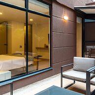 w Lovely 2BR w Balcony n AC in Laureles